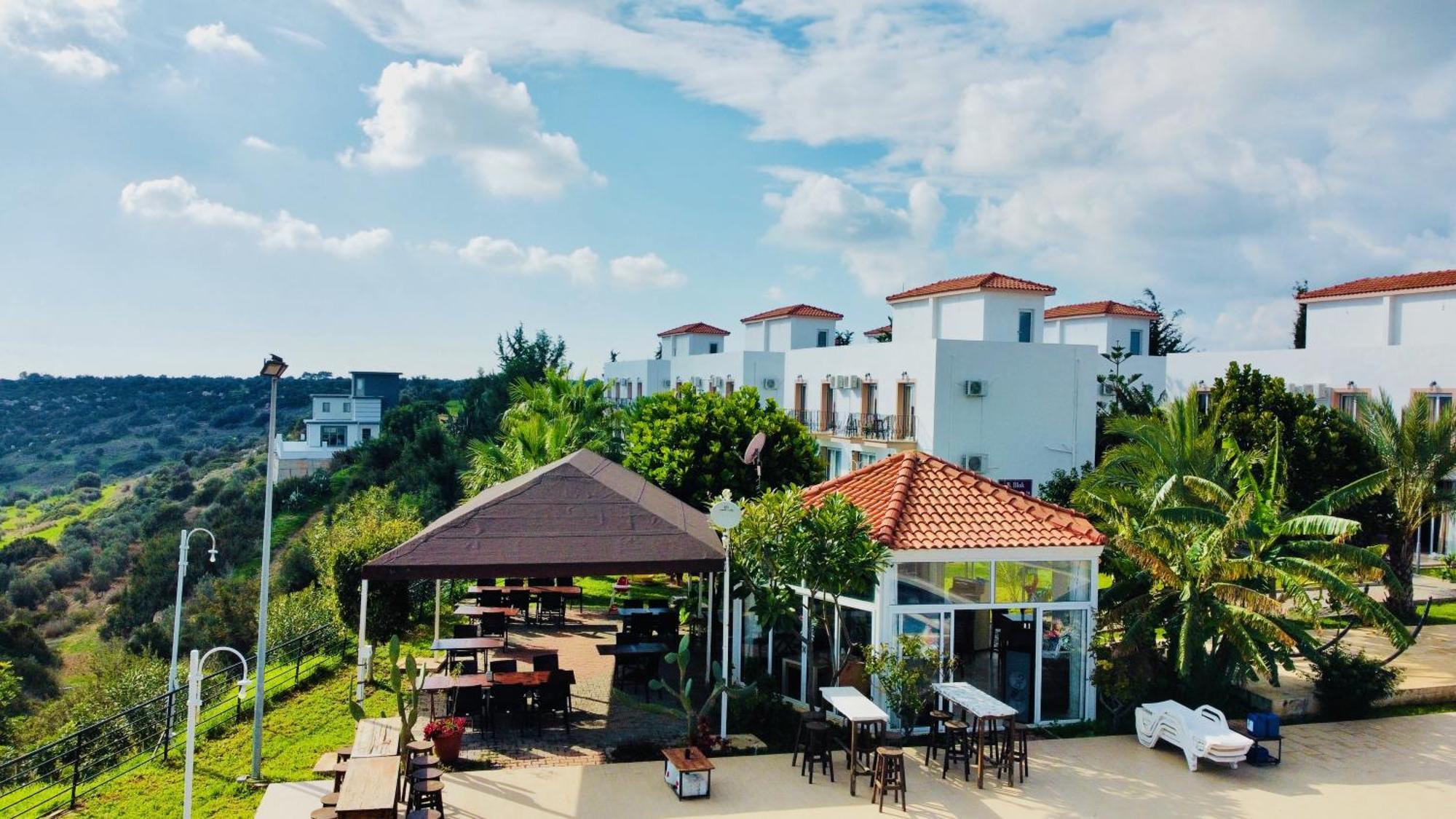 Celebi Garden Hotel - Cittaslow Famagusta  Buitenkant foto