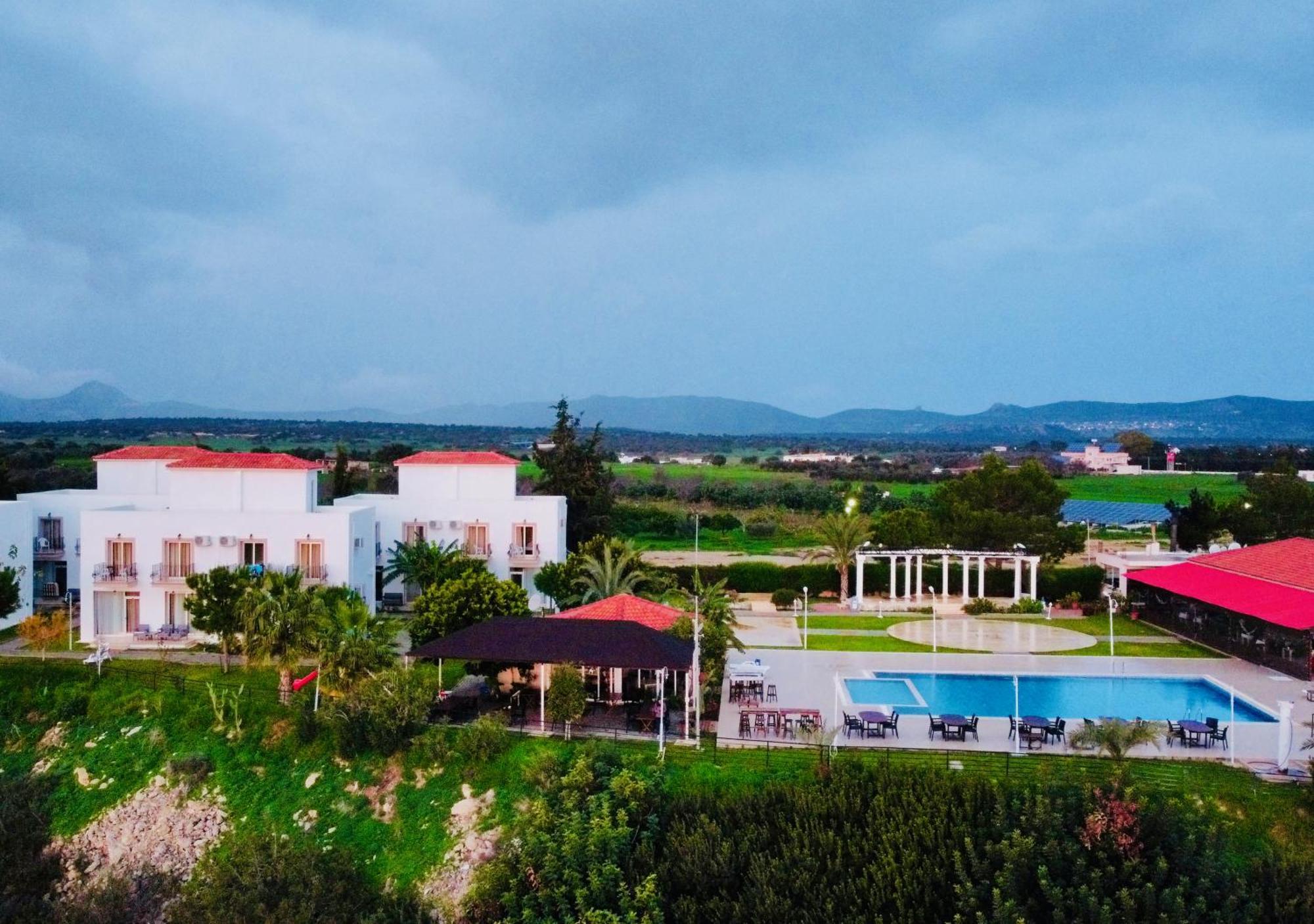 Celebi Garden Hotel - Cittaslow Famagusta  Buitenkant foto